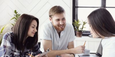 Dise&ntilde;ador de interiores o decorador de interiores
